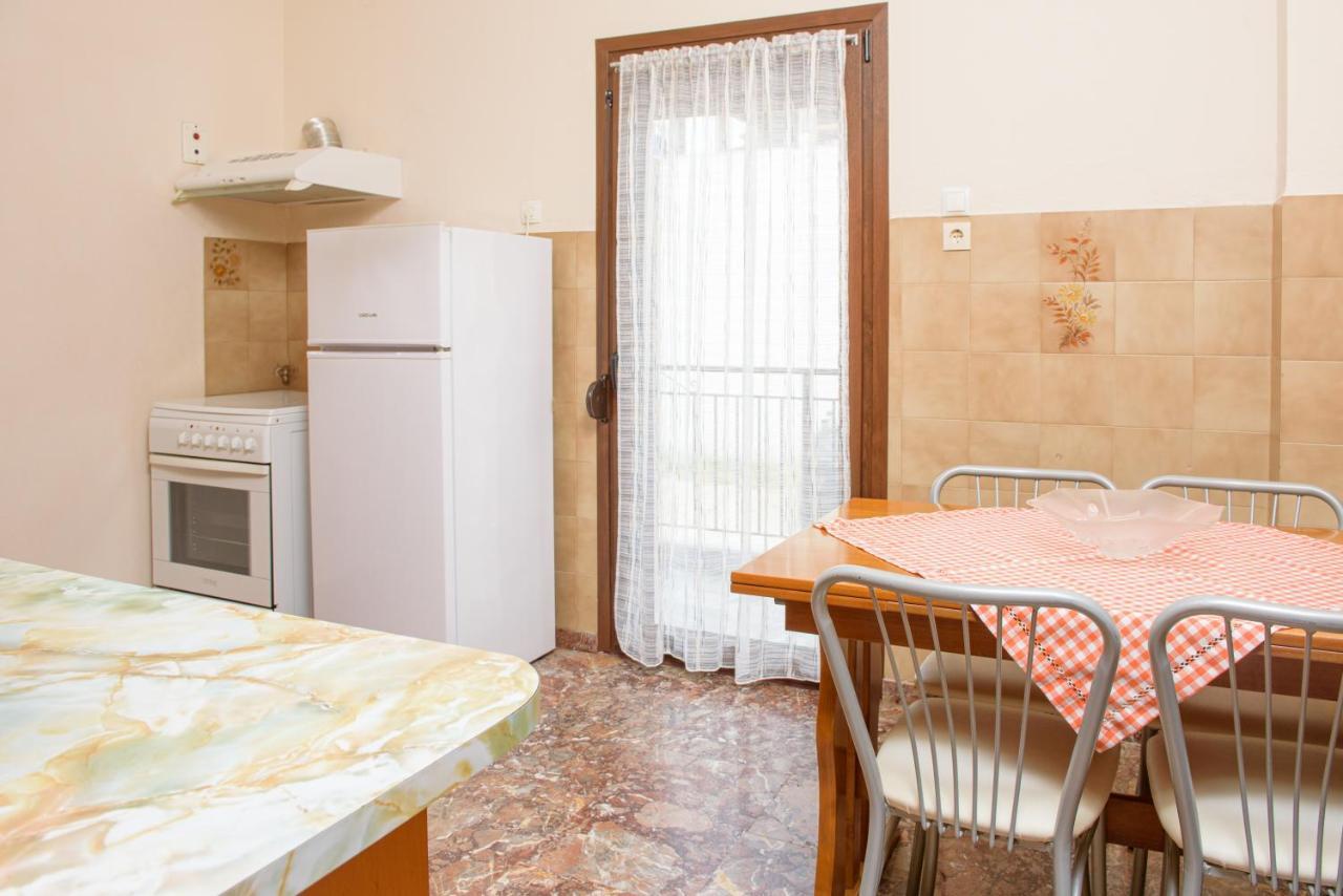 Dili Apartments Ierissós Zewnętrze zdjęcie