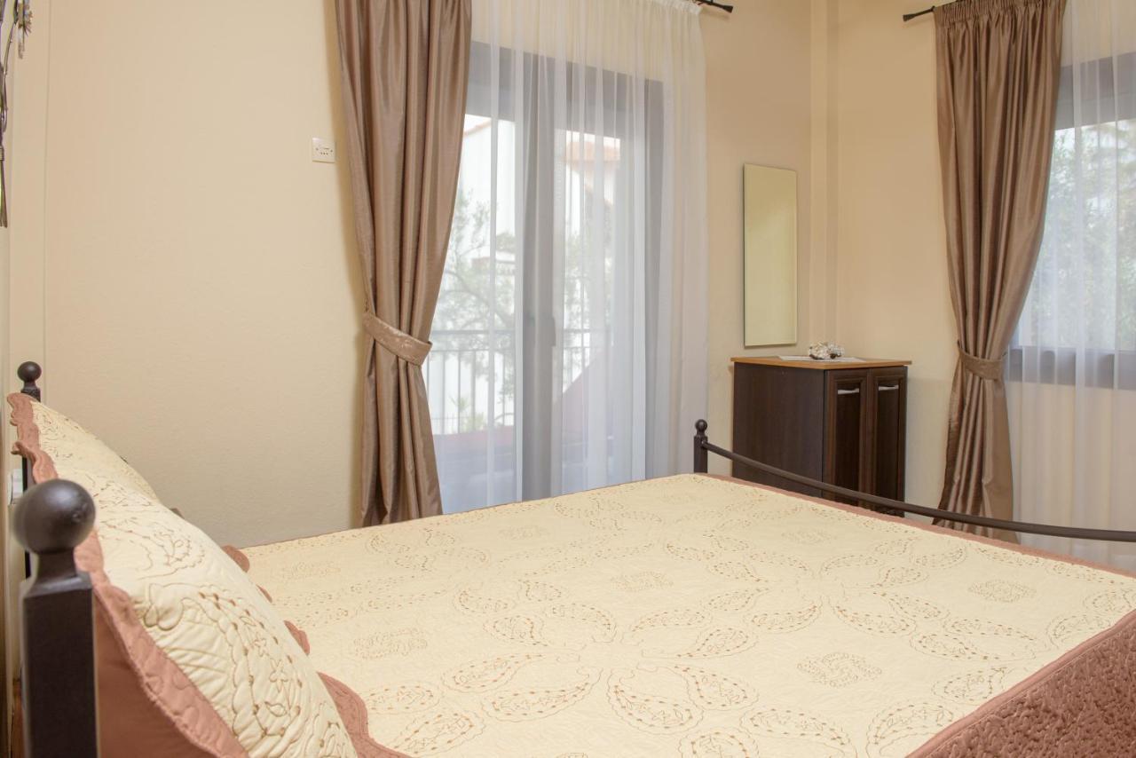 Dili Apartments Ierissós Zewnętrze zdjęcie
