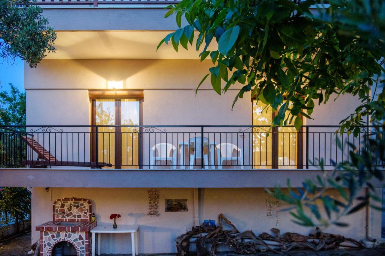 Dili Apartments Ierissós Zewnętrze zdjęcie