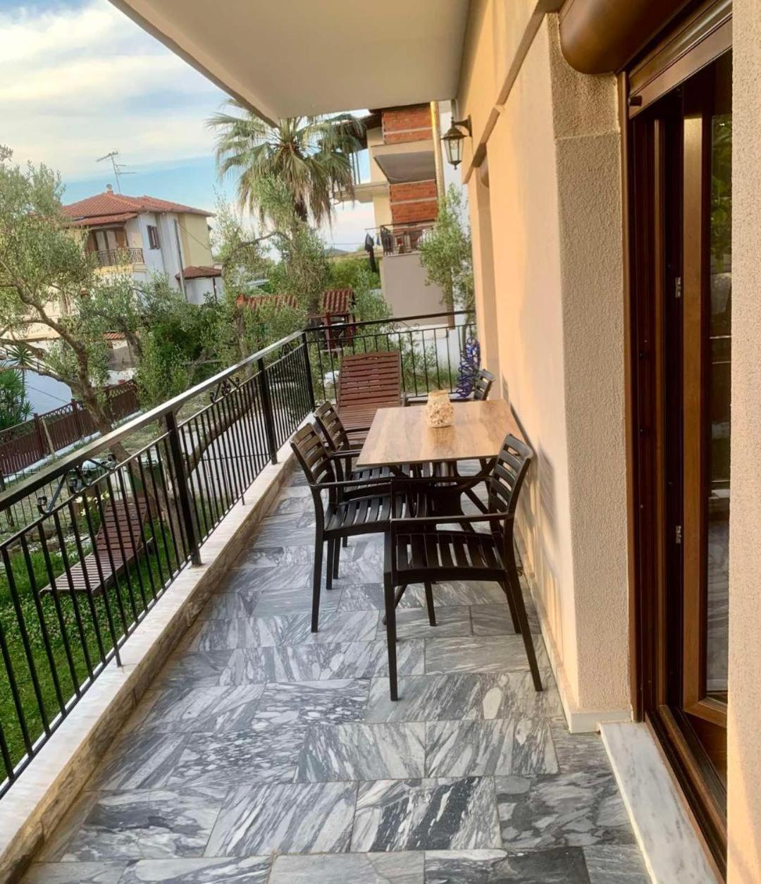 Dili Apartments Ierissós Zewnętrze zdjęcie